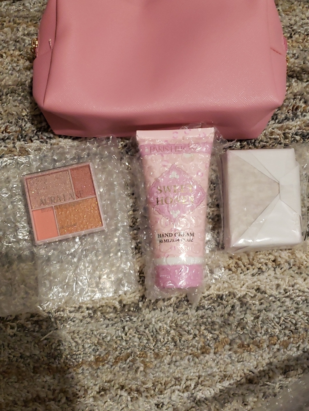 🧁Paris Hilton Sweet Honey Pink Hand Cream with Pink Cosmetic Pouch